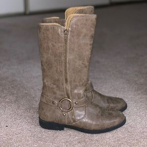 Girls size 4 boots